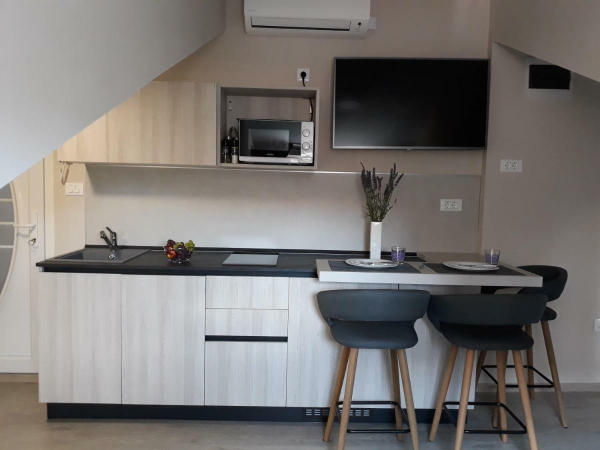 Center Apartment Dalu Pula Exterior photo